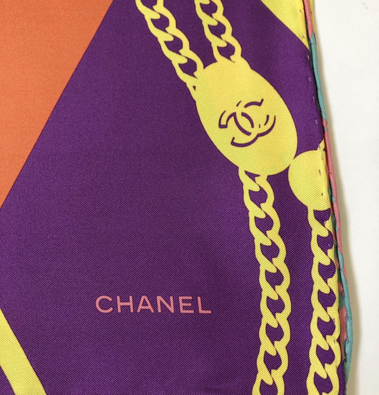 Chanel Foulard