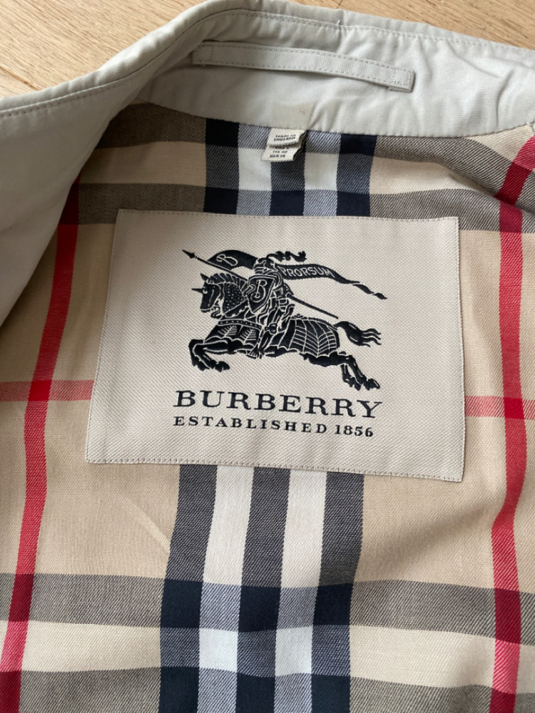 Burberry Trenchcoat