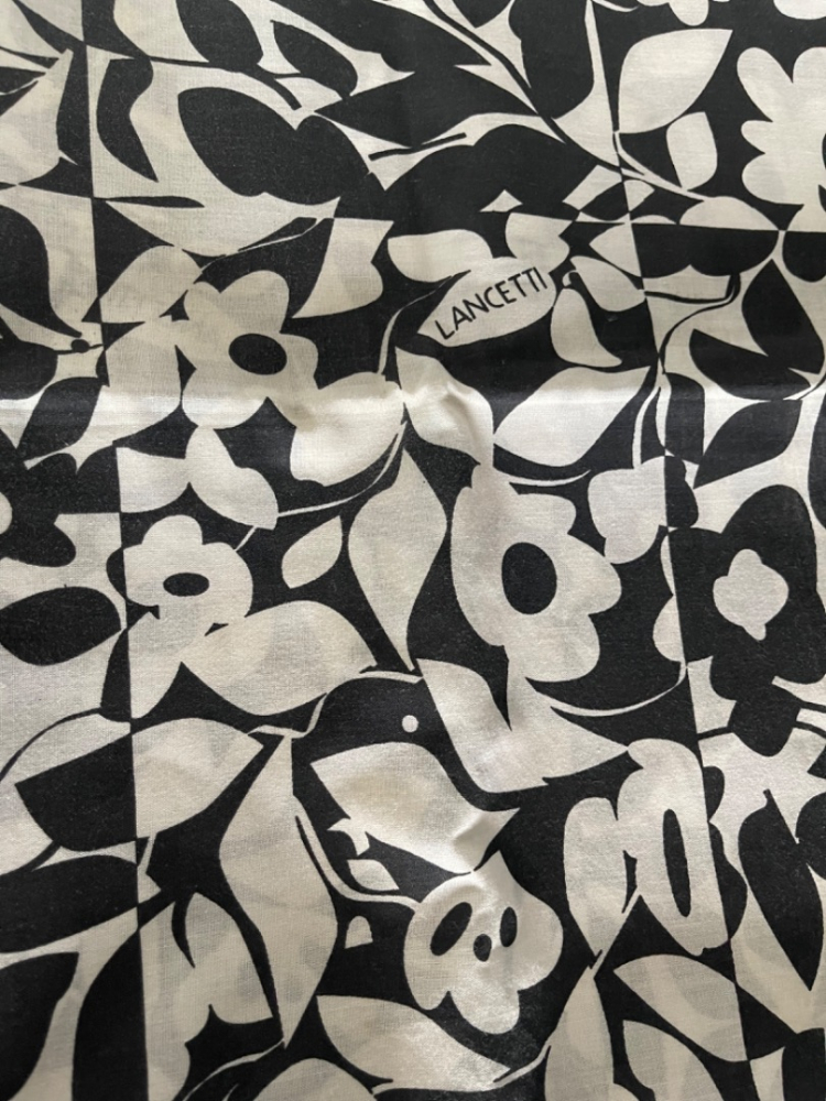 Lancetti Spring floral cotton scarf/ pareo