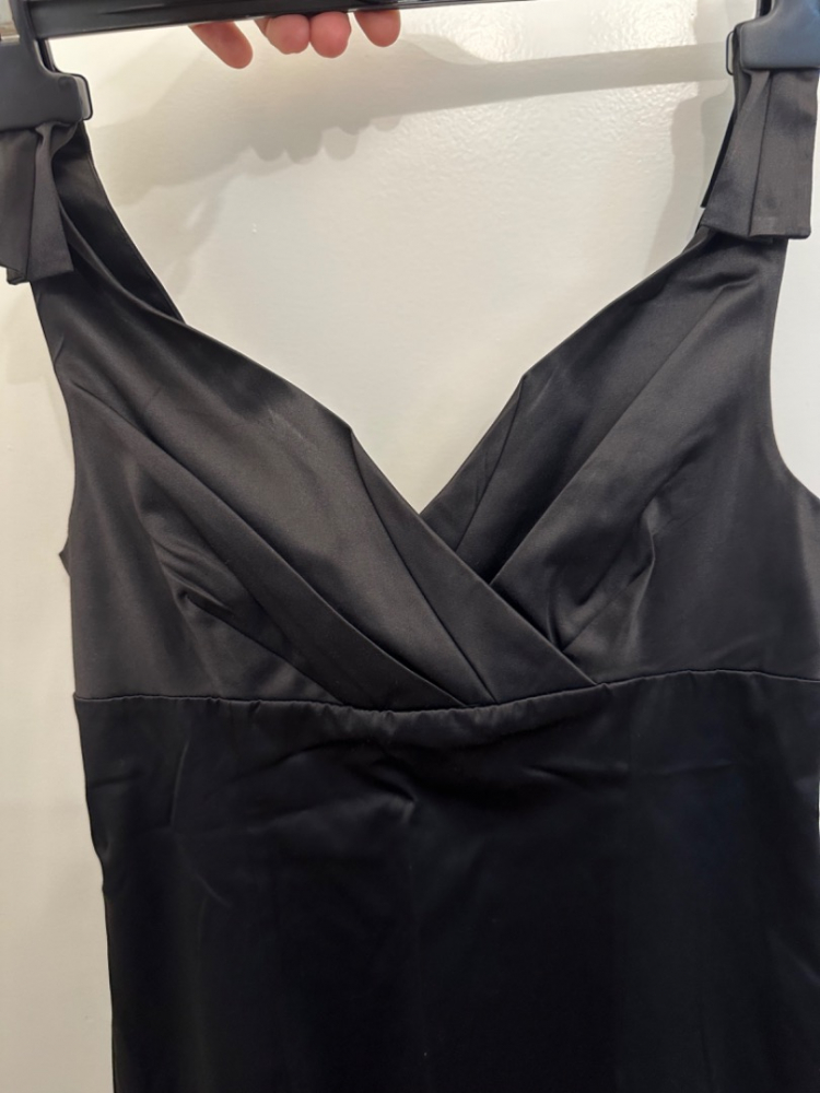 CAROLL Paris Beautiful dress with nice neckline