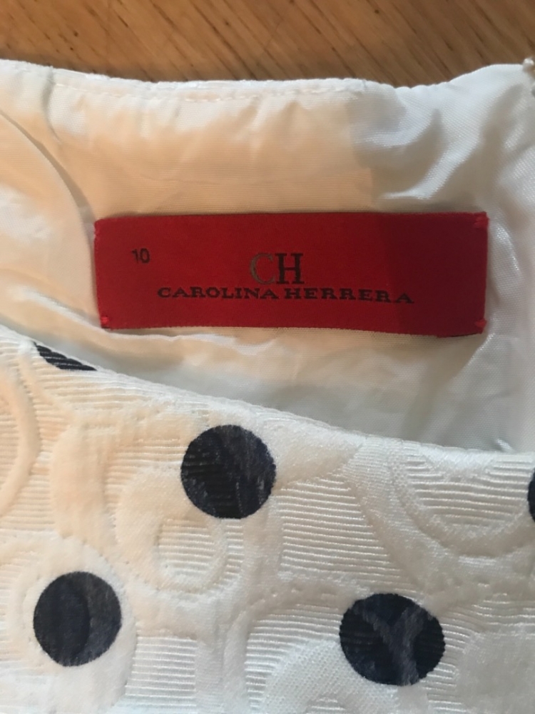 Carolina Herrera Robe