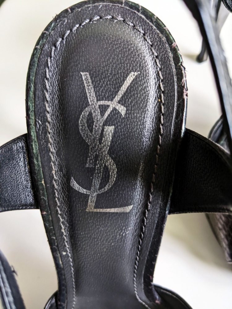 Yves Saint Laurent Sandalen aus Schlangenleder