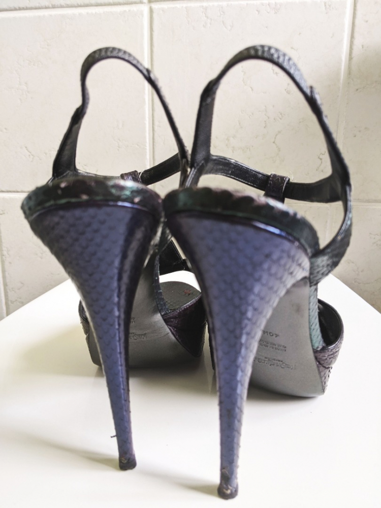 Yves Saint Laurent Sandalen aus Schlangenleder