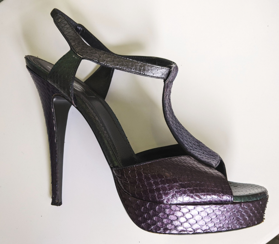 Yves Saint Laurent Sandalen aus Schlangenleder