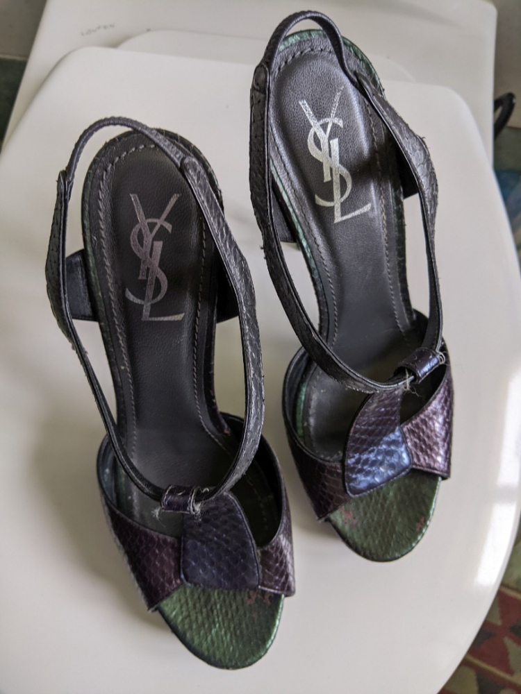 Yves Saint Laurent Sandalen aus Schlangenleder