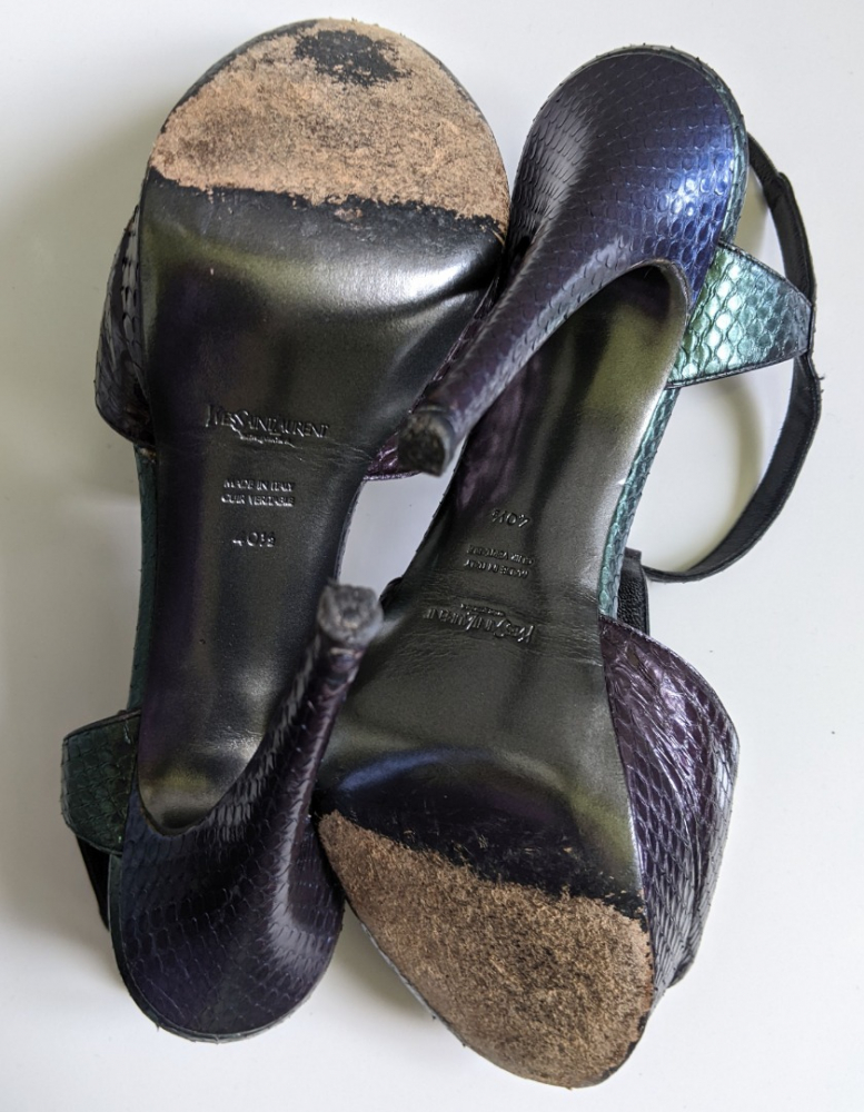 Yves Saint Laurent Sandalen aus Schlangenleder