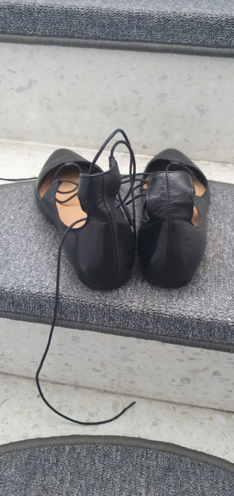 Globus Balerine a lacets