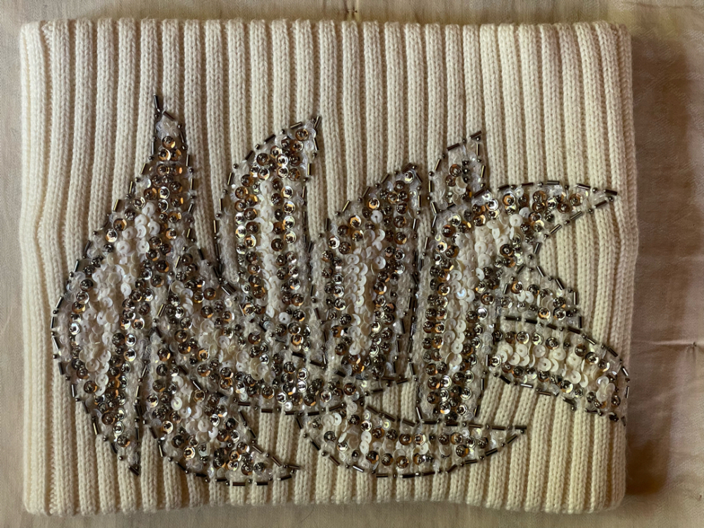 Pinko Kragenschal mit Perlen