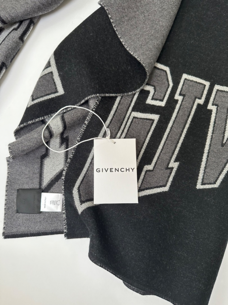 Givenchy Foulard