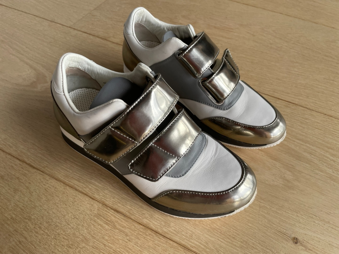 Max Mara Sneakers.