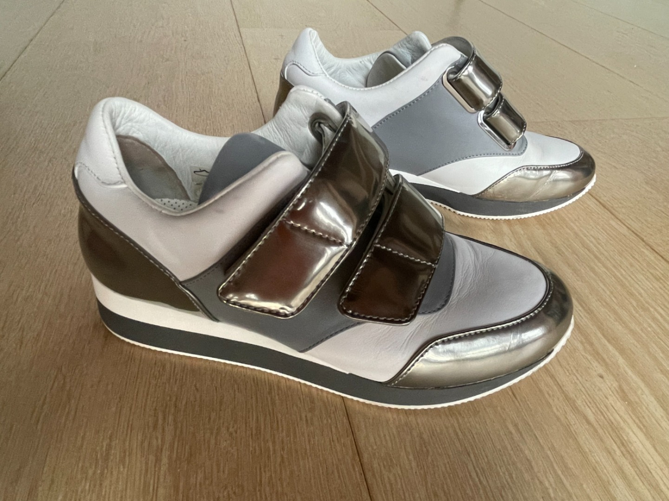 Max Mara Sneakers.