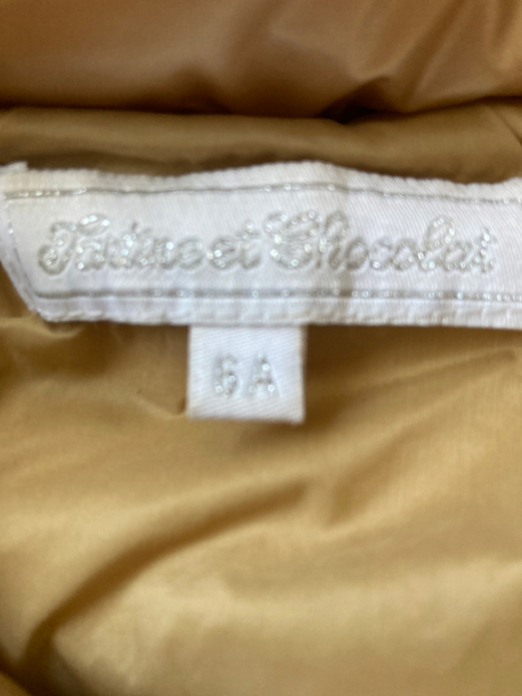 Tartine Et Chocolat Toast und Goldene Schokoladenhülle