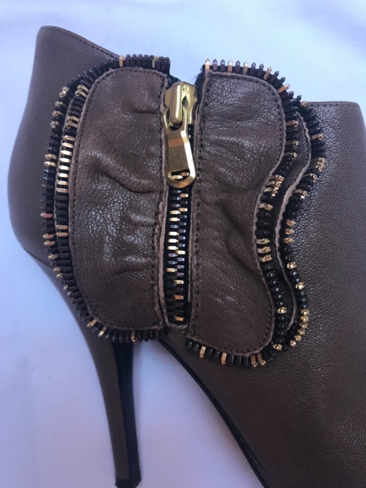 Juicy Couture Stiefel 'Izzie Zipper Edge'