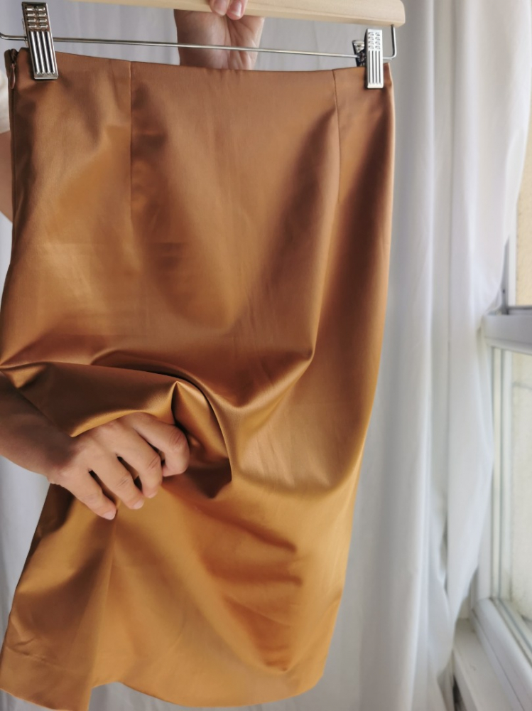 Gaudi Bleistiftrock aus Bronze