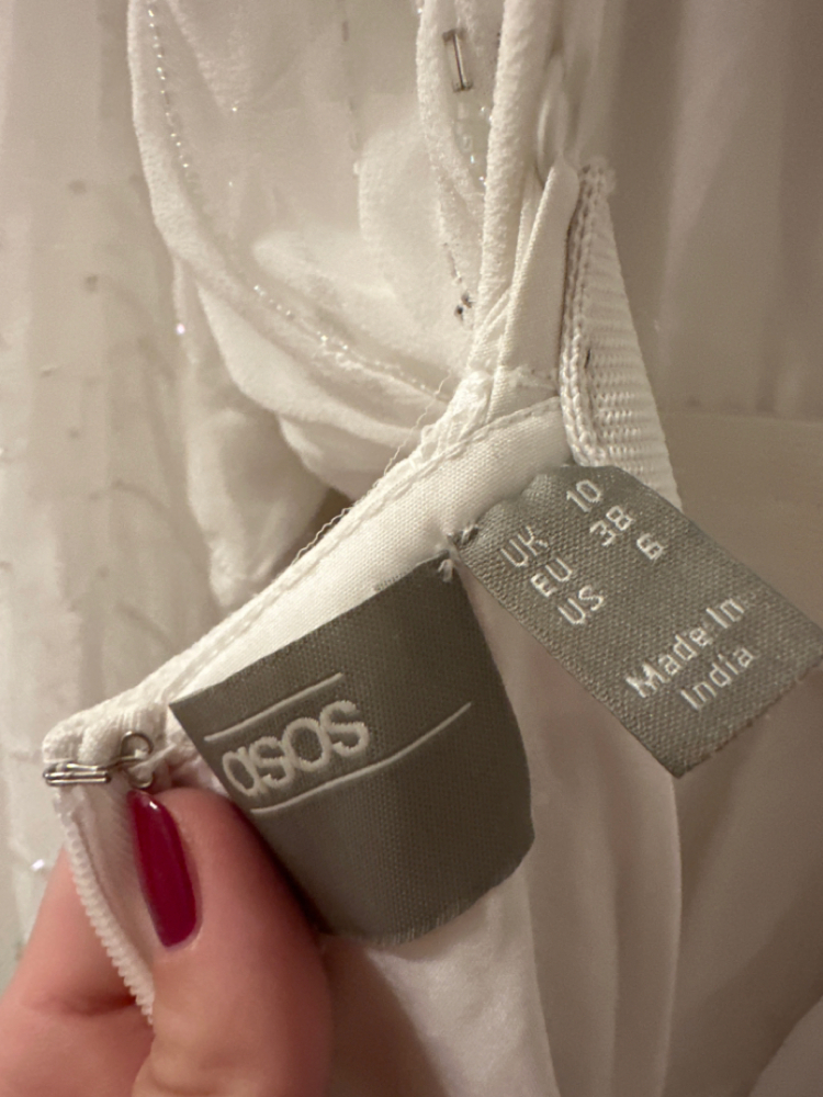 Asos Langes verschönertes Kleid