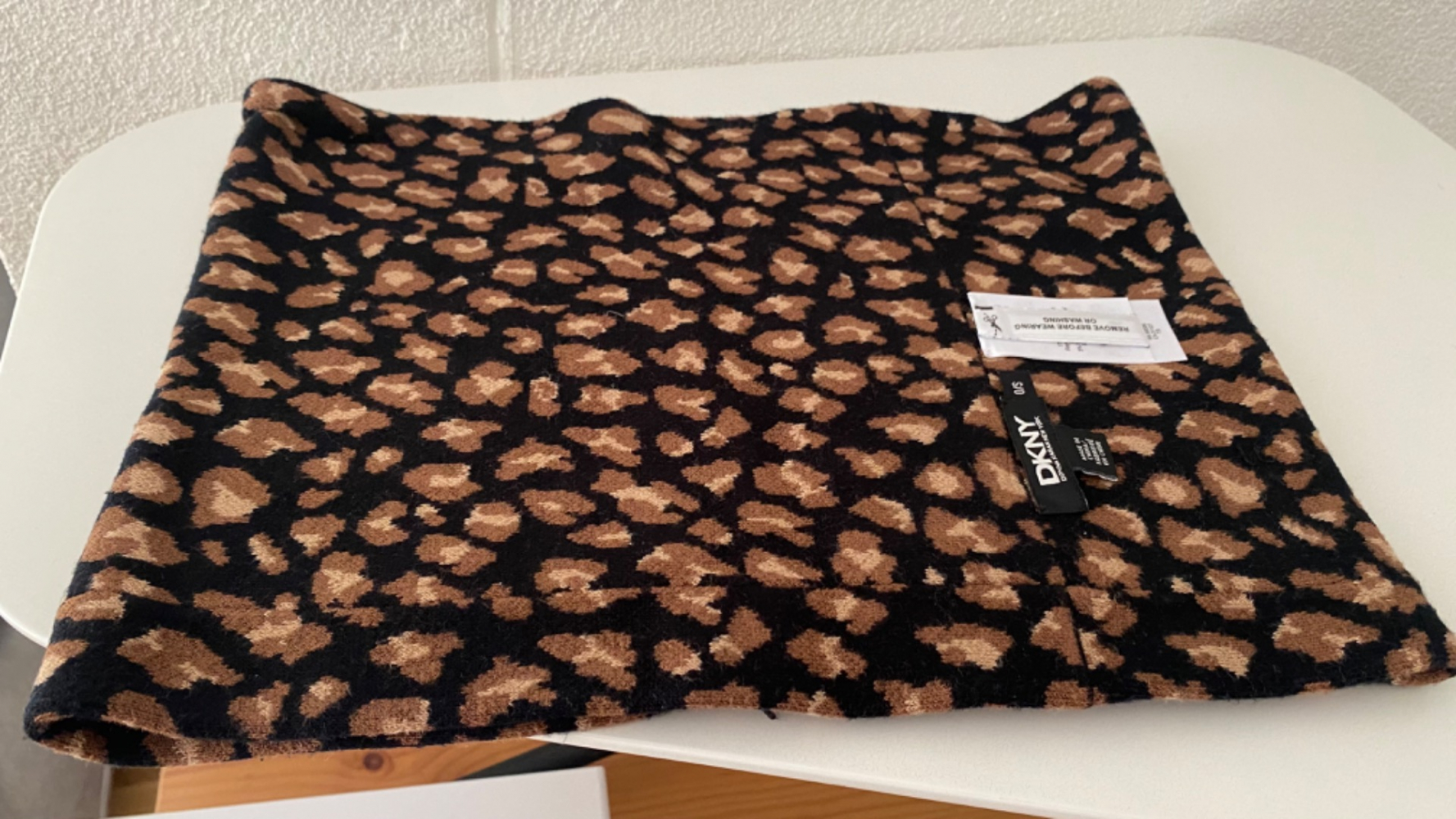 Donna Karan Echarpe snood à imprimé animalier