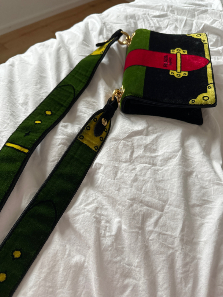 Prada Sac en velours Cahier