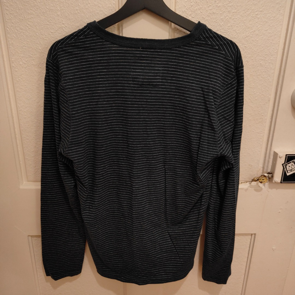 Abercrombie & Fitch long-sleeved t-shirt
