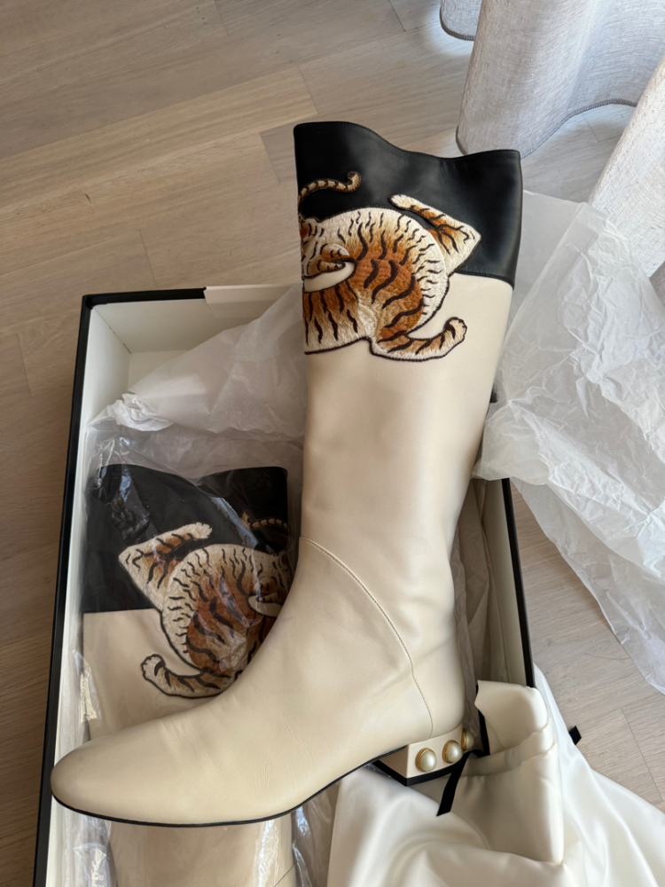 Gucci Mystic White and Nero