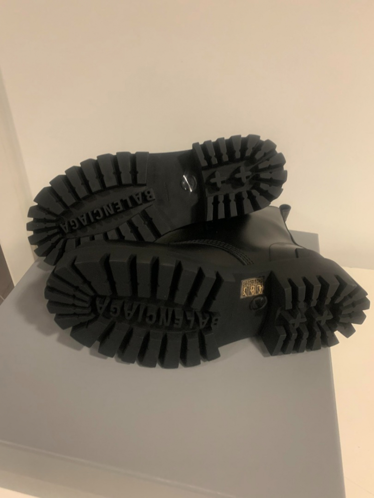 Balenciaga Damen-Stiefeletten 'Strike'