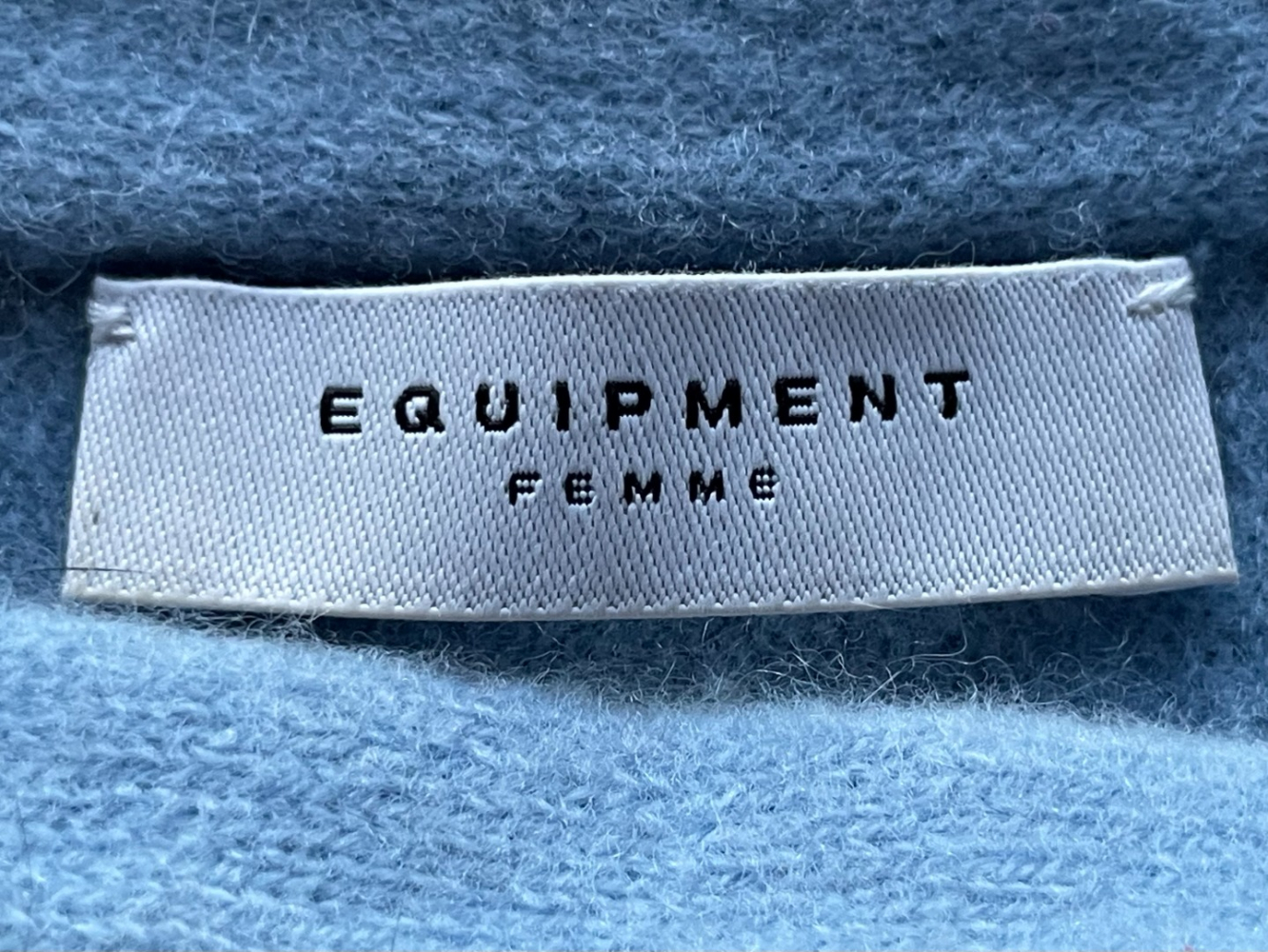 Equipment Top Suzanna et jupe Daveney en Ciel Blue