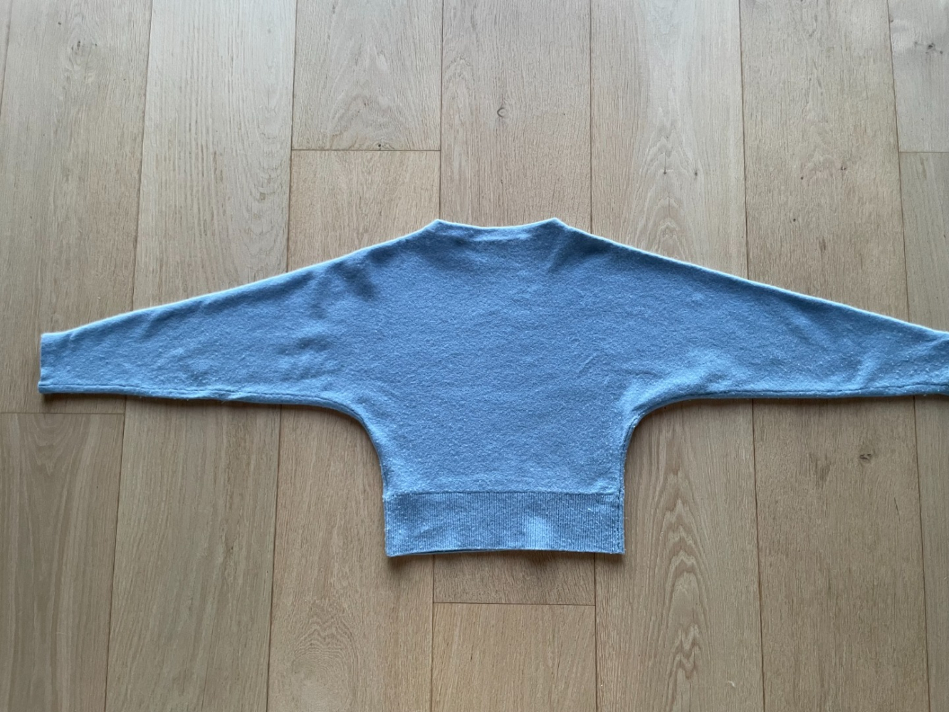 Equipment Top Suzanna et jupe Daveney en Ciel Blue