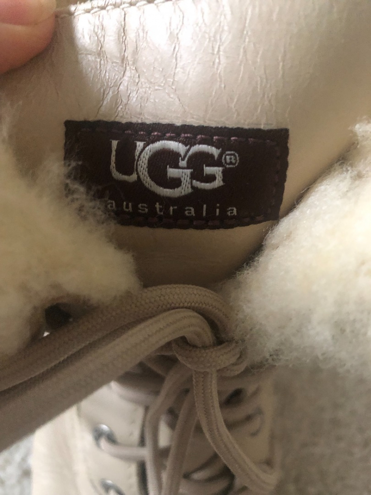 UGG Winter boat
