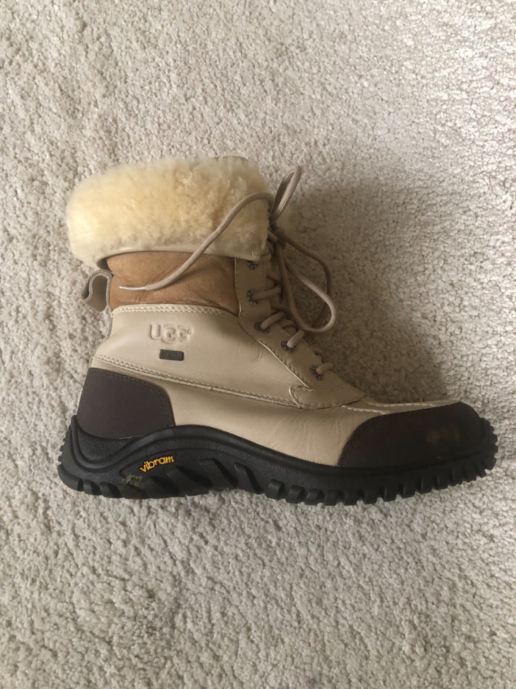 UGG Winter boat