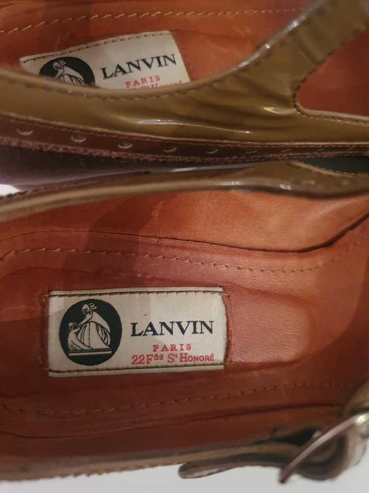 Lanvin Spangenschuhe in Babypopo-Manier