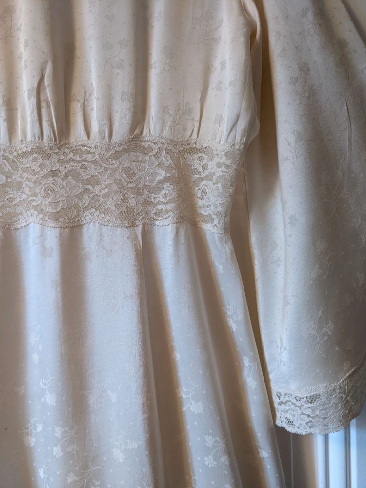 Christian Dior Déshabillé en pure soie ivoire, vintage rare et précieux