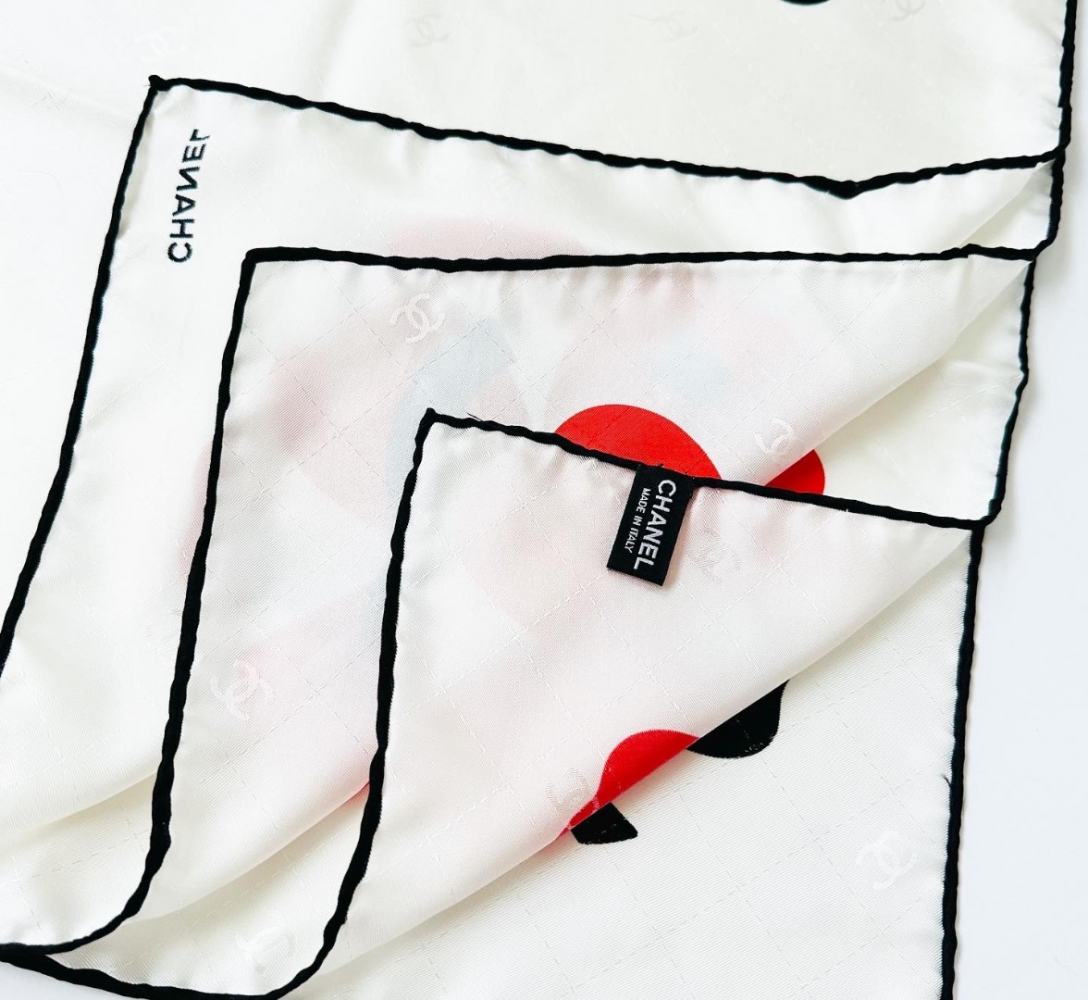 Chanel Foulard