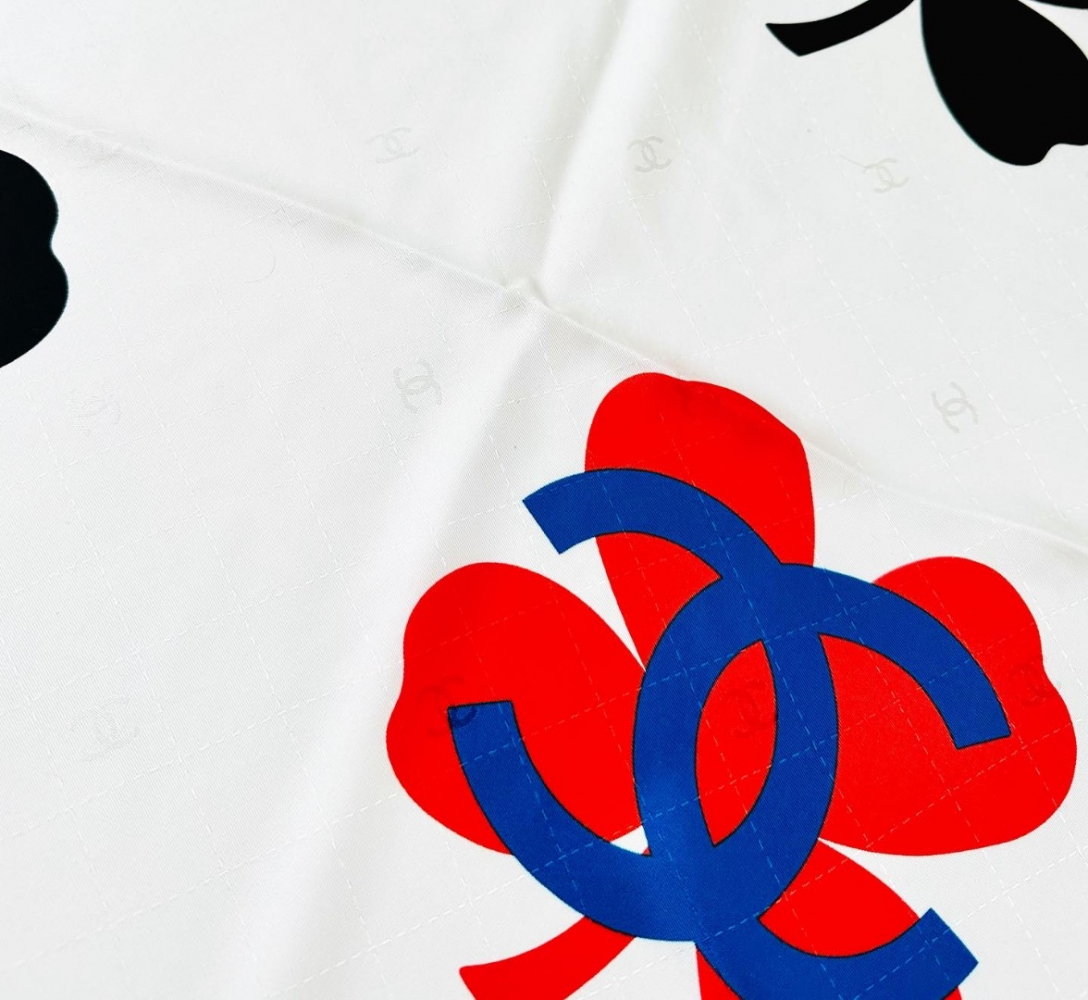 Chanel Foulard