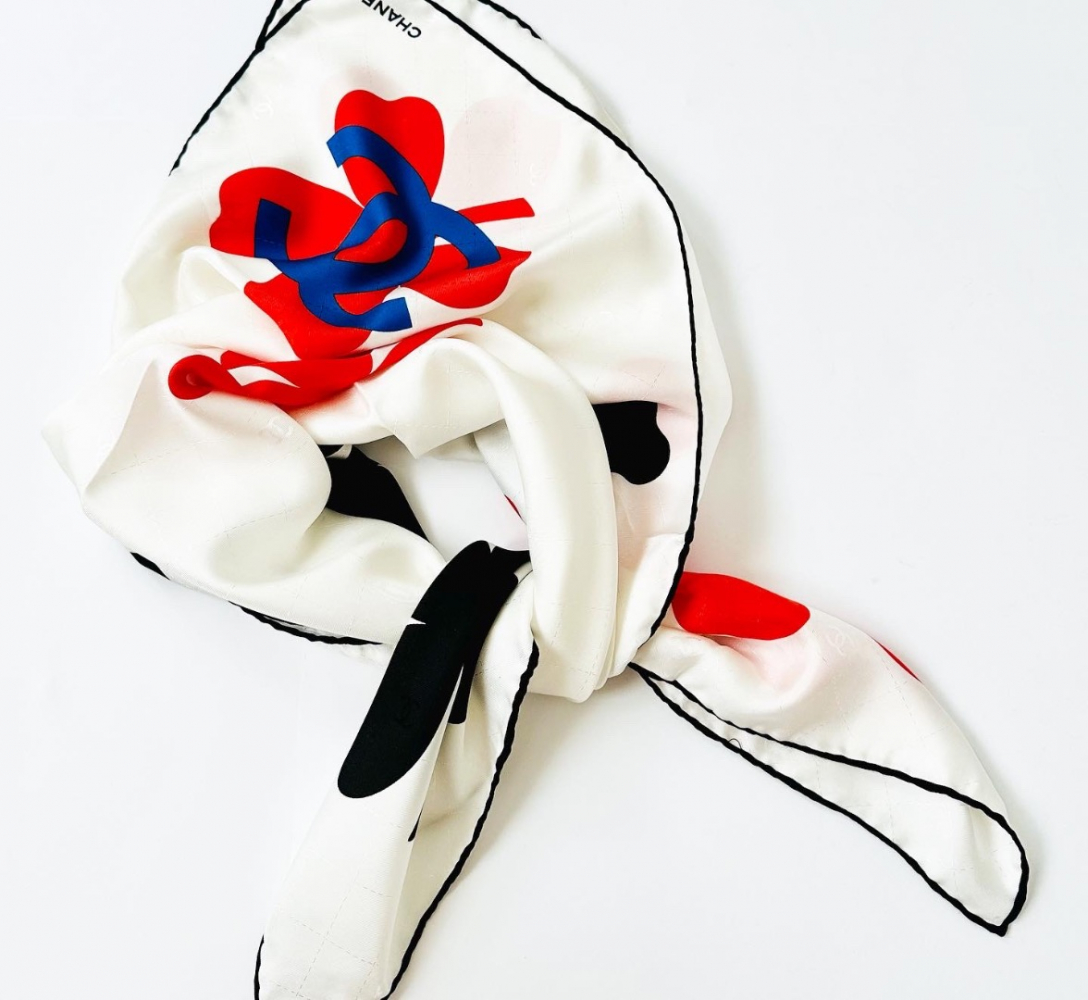 Chanel Foulard