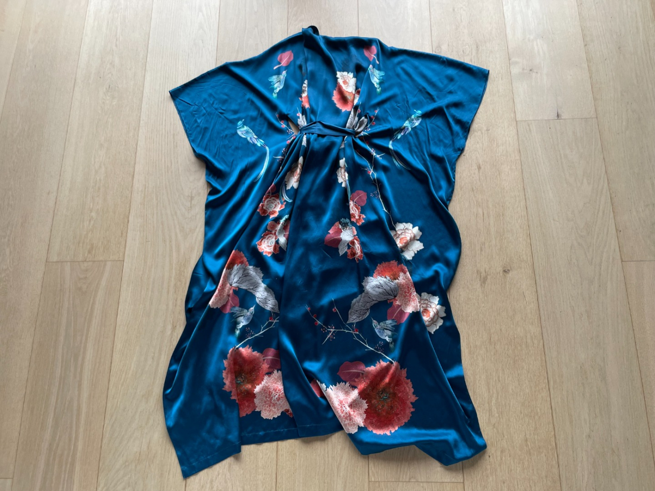 Meng kaftan aus Seide in glitzernder