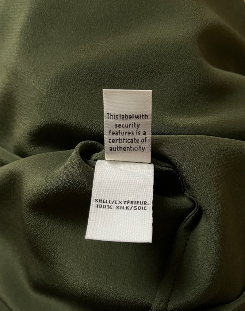 Diane von Furstenberg Danielle olivfarbenes Seidenhemd