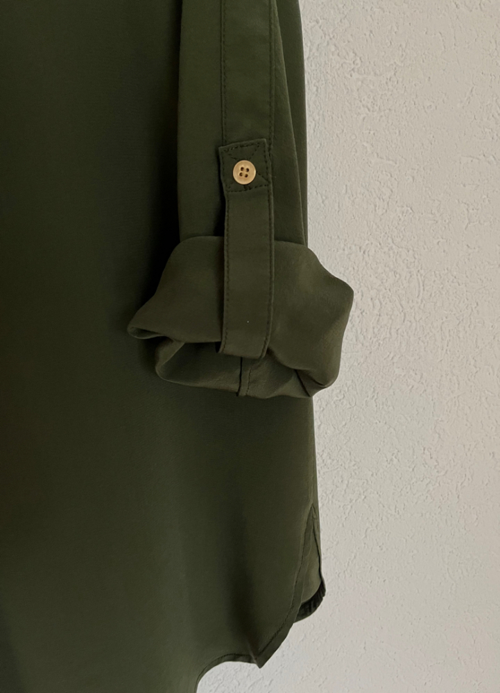 Diane von Furstenberg Danielle olivfarbenes Seidenhemd