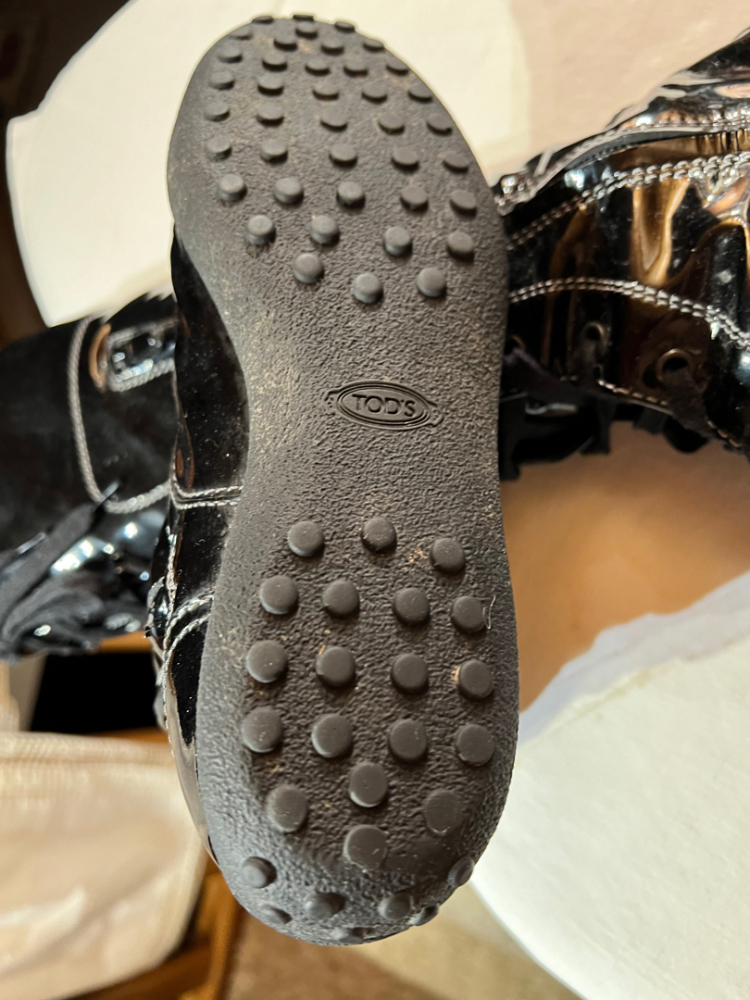 Tod's Mit lackierten Schnürsenkeln