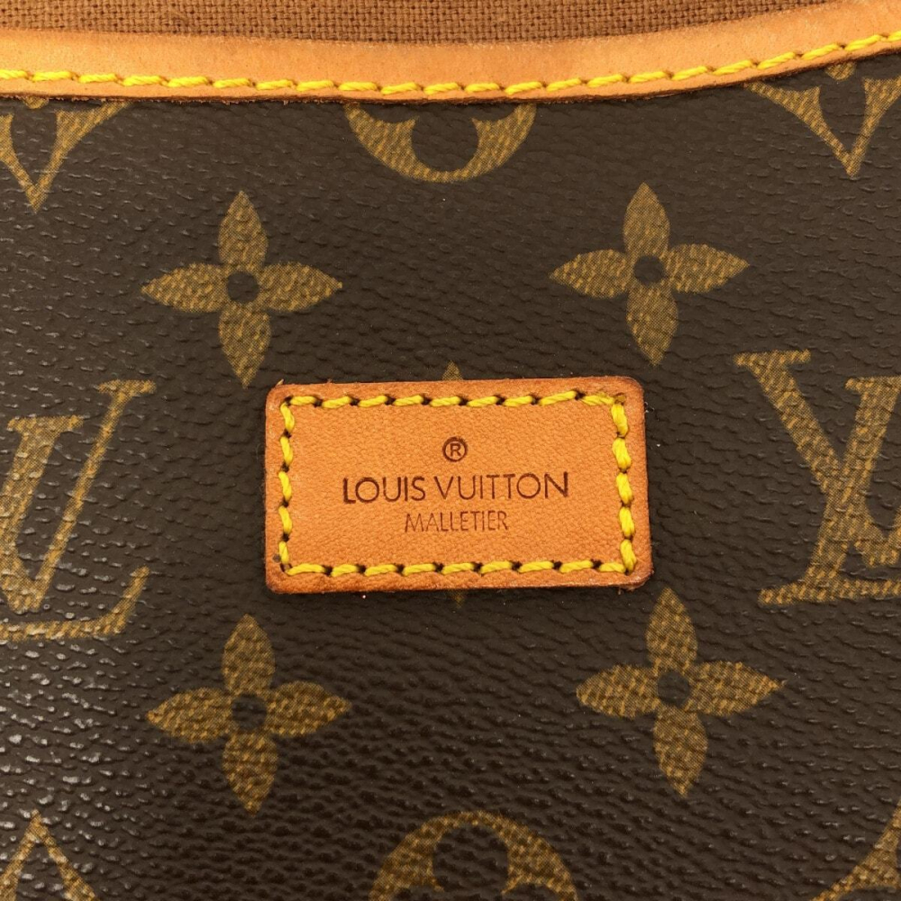 Louis Vuitton Saumur 30