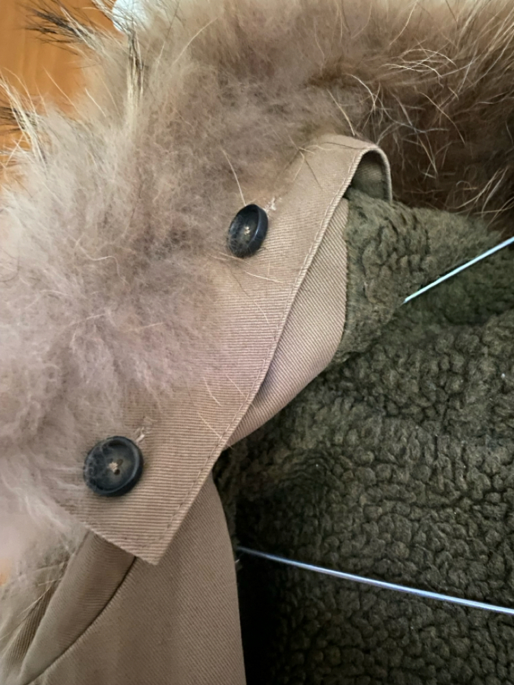 Maje Parka mit Pelzkapuze