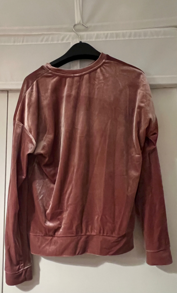 Nobody’s Child Pullover