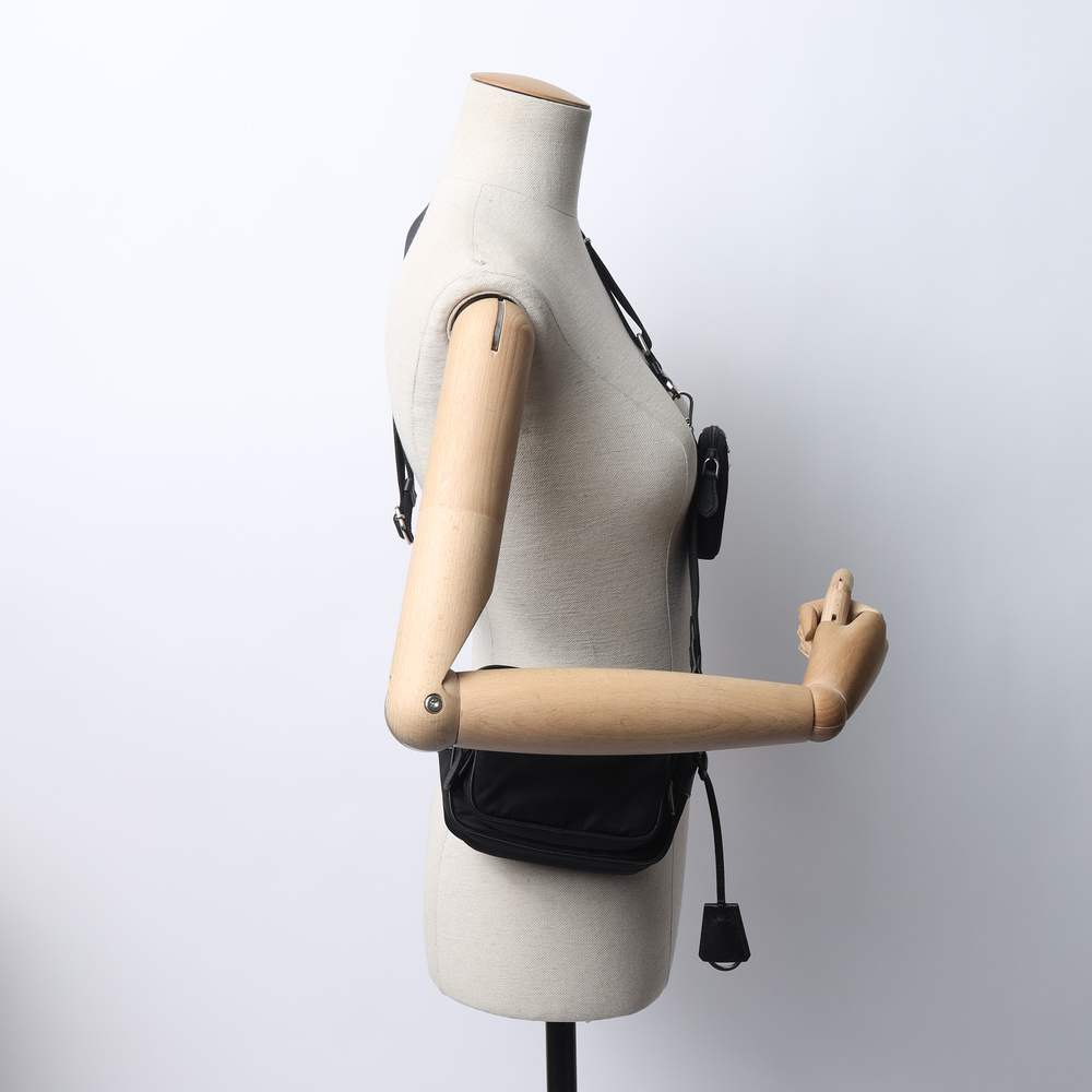 Prada Tessuto Re-edition 2005 Crossbody Bag