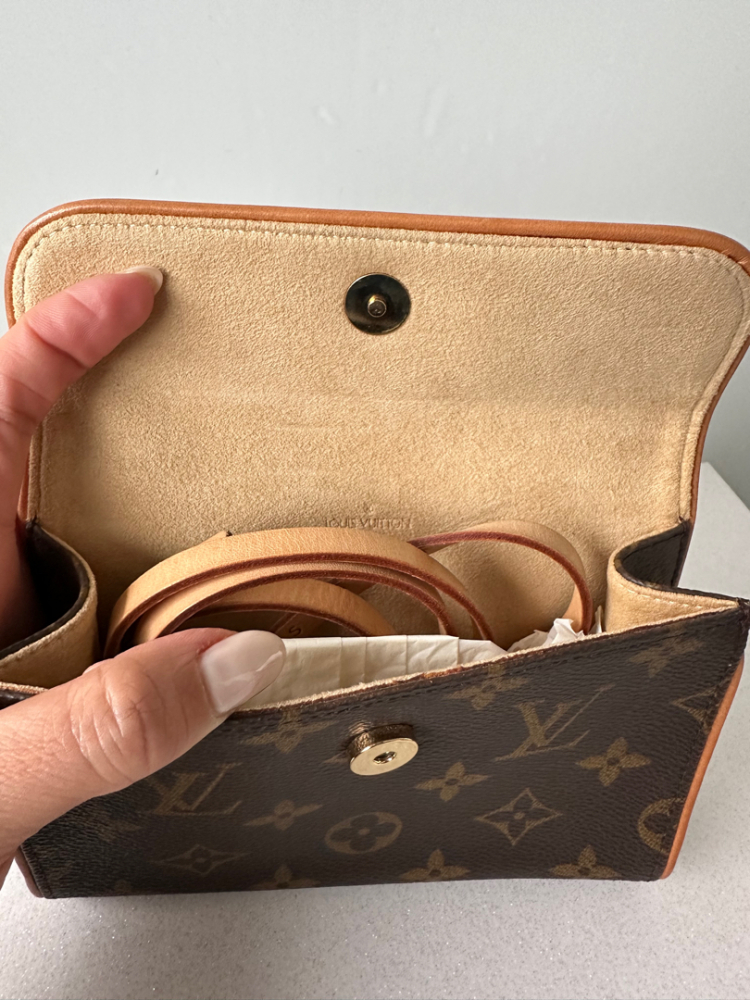 Louis Vuitton Sac à ceinture Florentine en toile Monogram