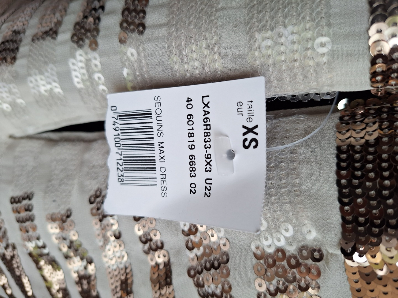 BCBG Max Azria Pailletten-Kleid