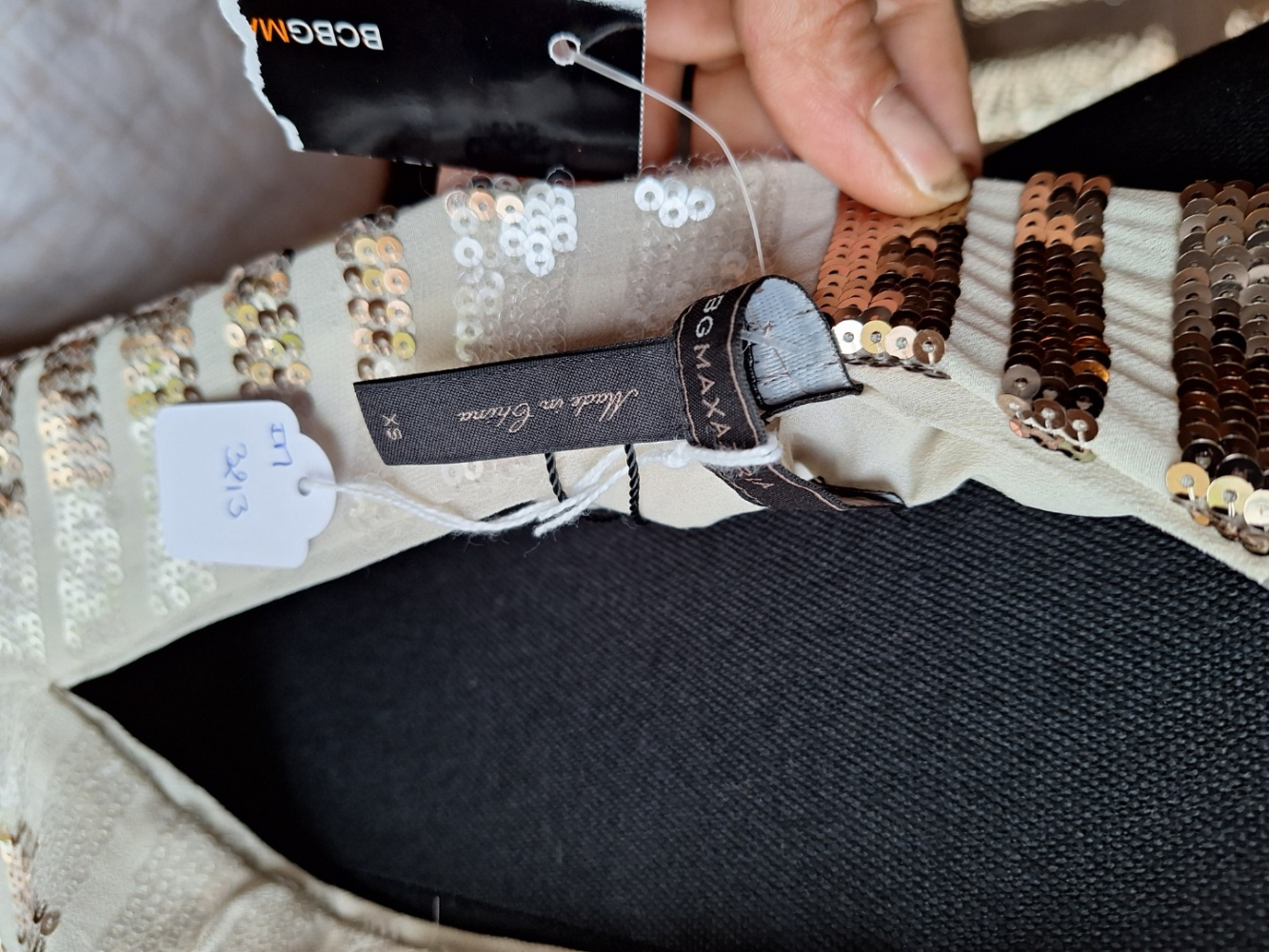 BCBG Max Azria Pailletten-Kleid