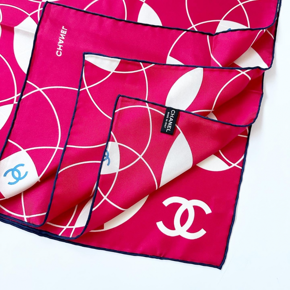 Chanel Foulard