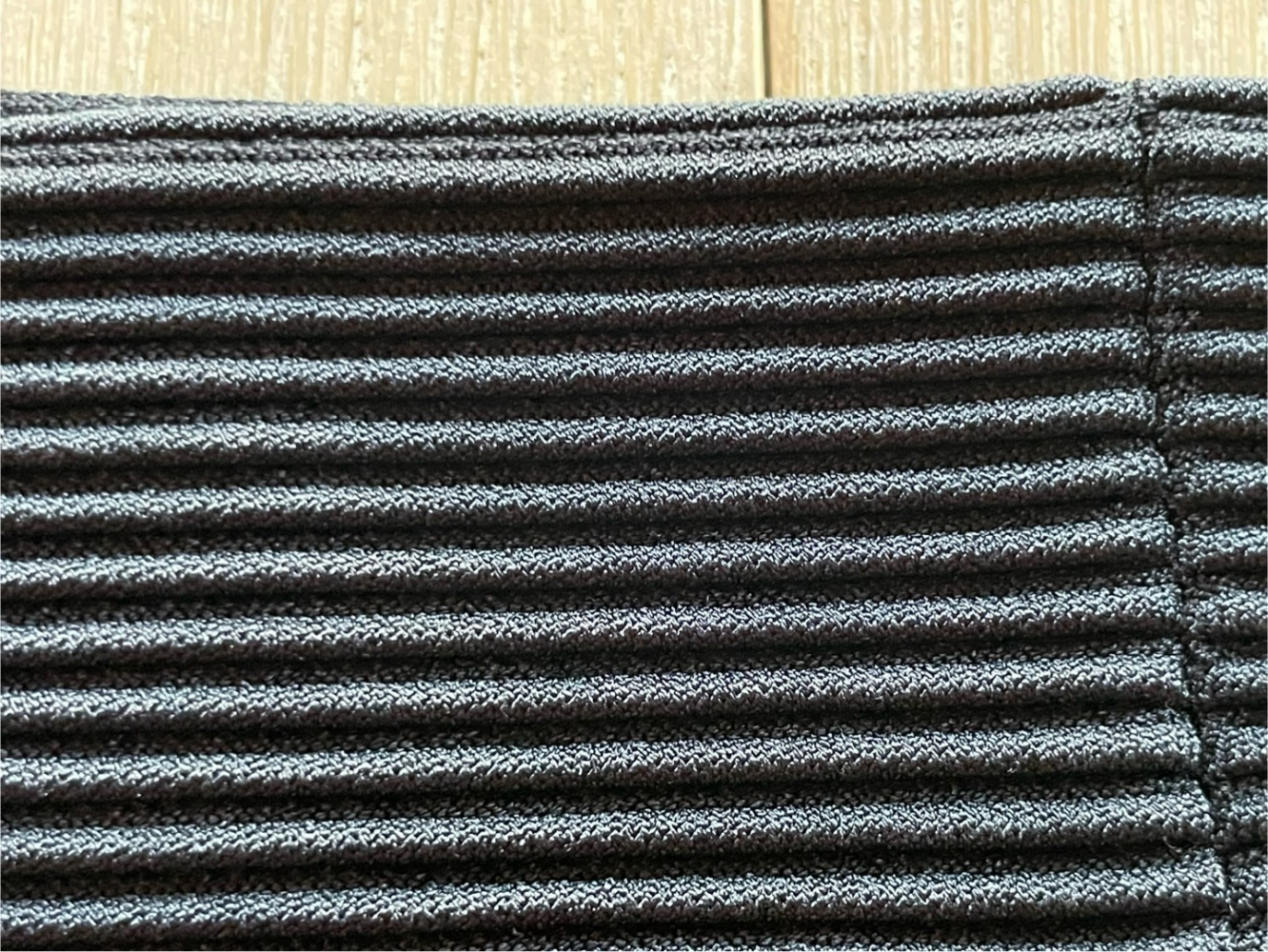 Alexander McQueen schulterfreies geripptes Oberteil