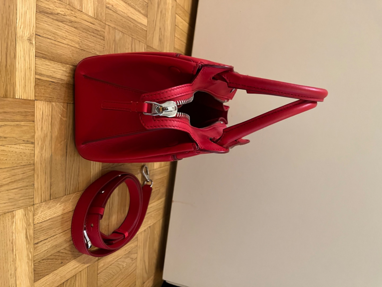 Tod's Sac en cuir rouge modèle Sella mini