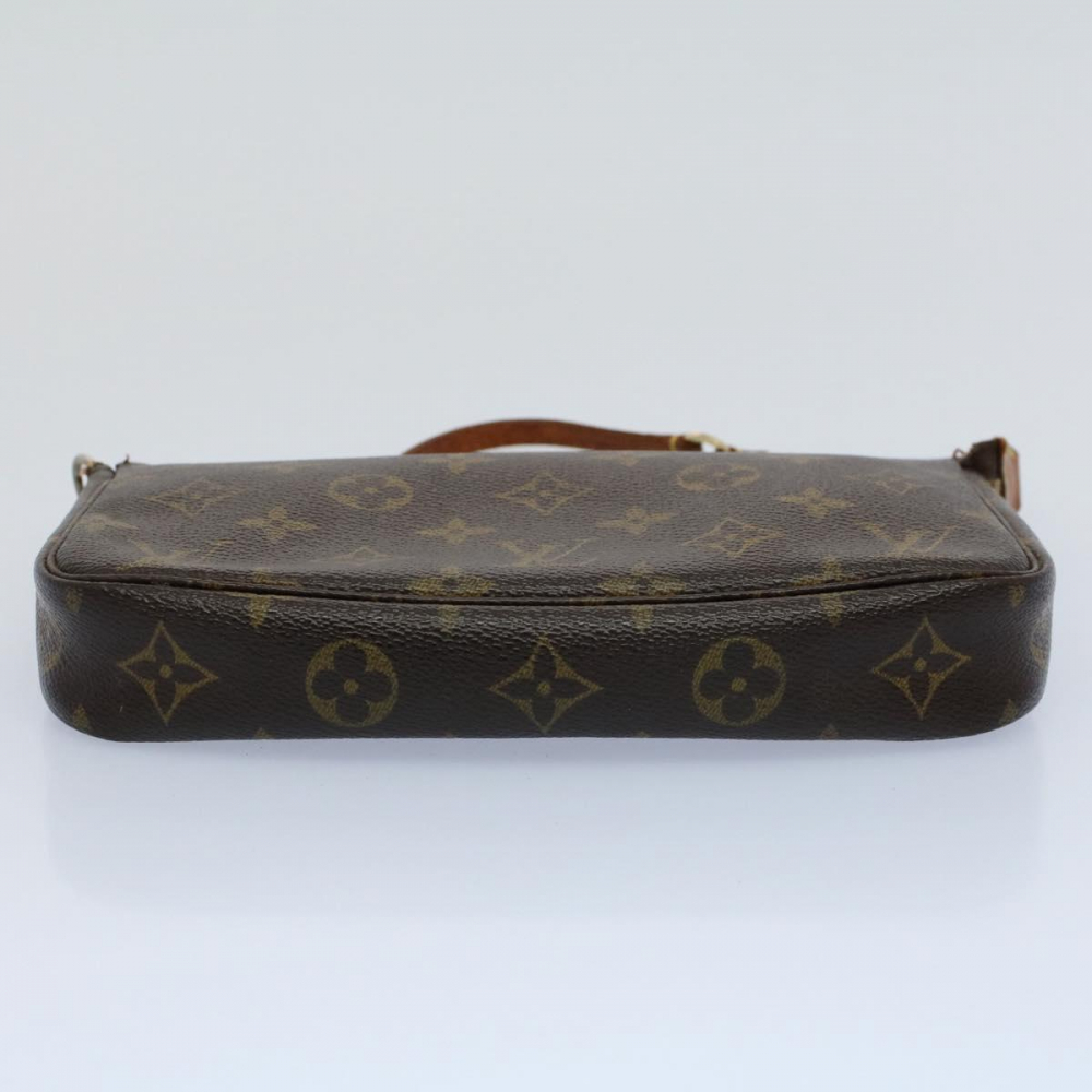 Louis Vuitton Pochette Accessoire