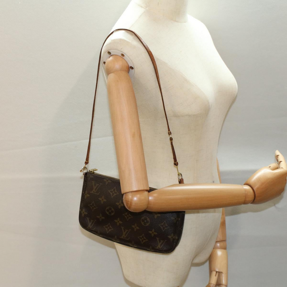 Louis Vuitton Pochette Accessoire