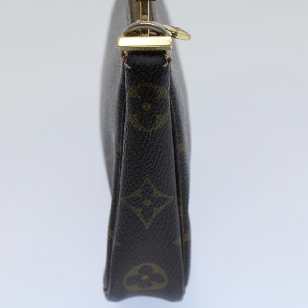 Louis Vuitton Pochette Accessoire
